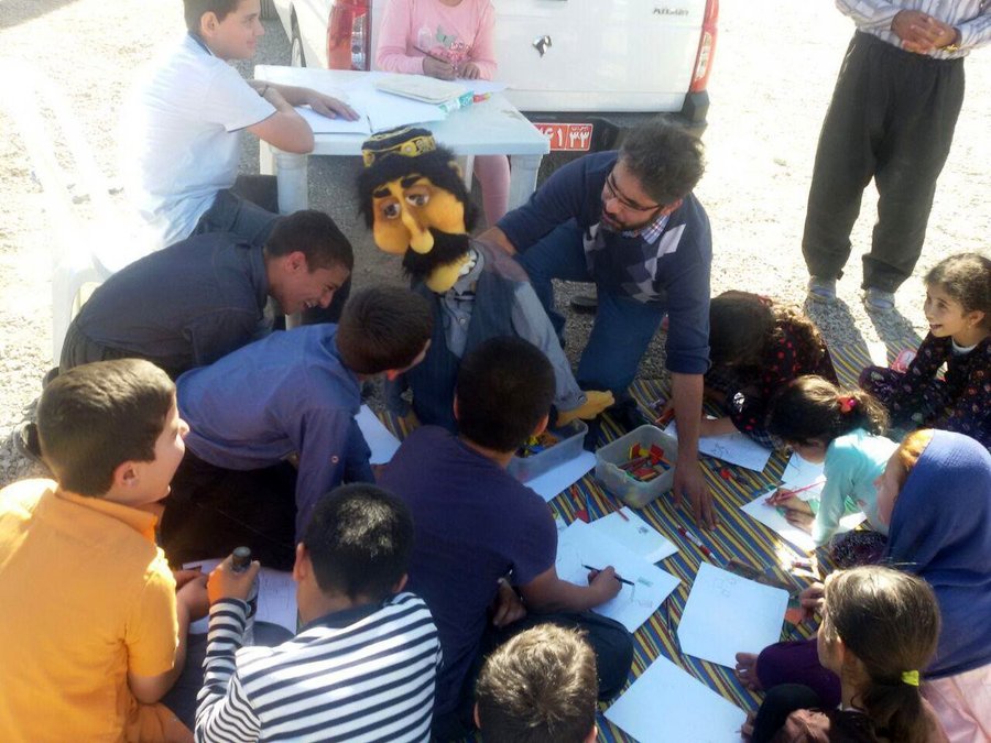 بنویسید زنـی مرد کــــه زنبیل نداشت ، پسری زیر زمین بود و پدر بیل نداشت