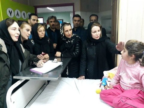 حاشیه و متن اولین روز حضور سینماگران در مناطق زلزله‌زده