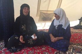 اینجا قبرها، یک تل خاکند