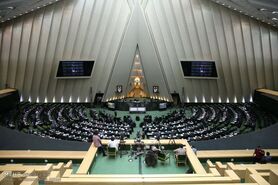 پرونده تخلفات نفتی دولت احمدی‌نژاد روی میز مجلسی‌ها