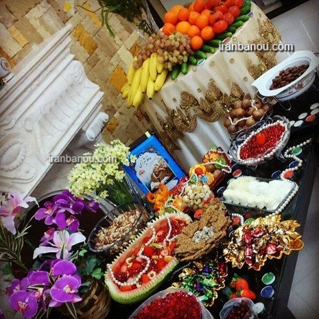 سفره شب یلدا سنتی به همراه تزیینات بسیار شیک