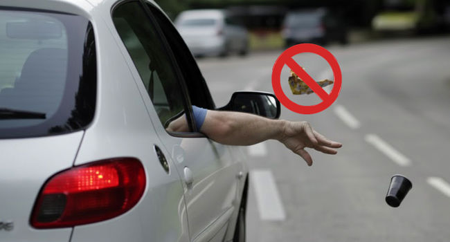 هشدار پلیس اصفهان به رانندگان: پرتاب زباله تخلفی است که جریمه دارد!