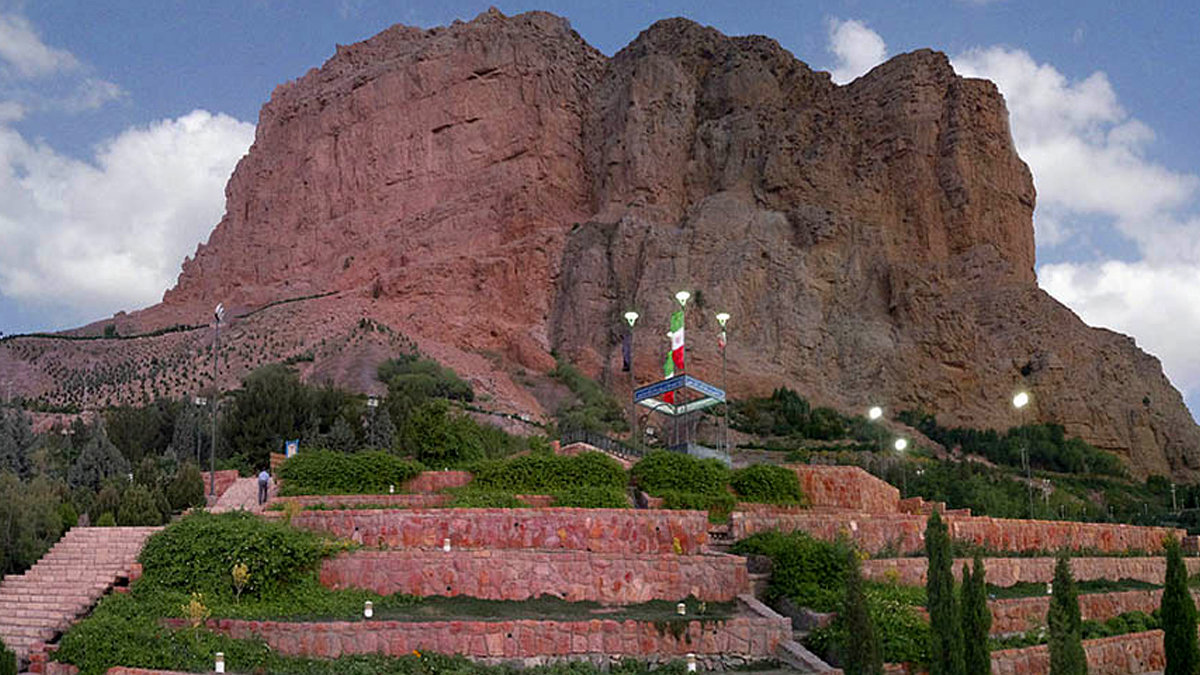 کوه صفه؛ نقشه‌ی راه صعود ایمن برای خانواده‌ها و مبتدیان در بام اصفهان