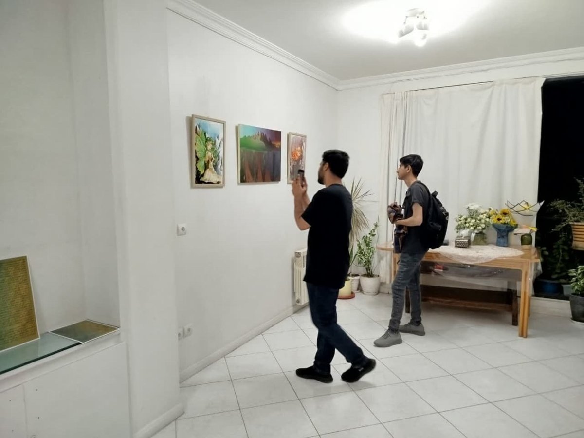 پای گلونیا به گالری آرین هنر معاصر اصفهان باز شد