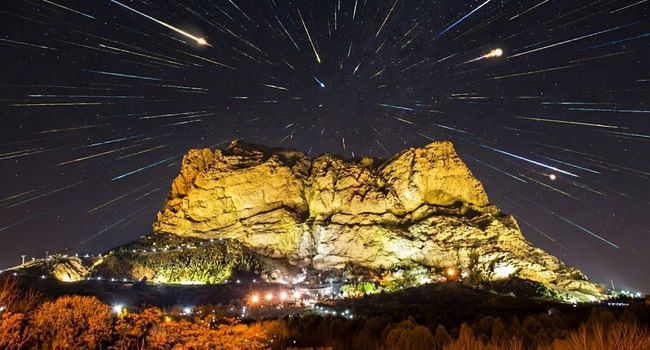 آسمان اصفهان شهاب باران می‌شود؛ زمان دقیق اوج بارش شهابی جوزایی در شامگاه ۲۲ و ۲۳ آذر