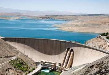 سقوط ذخیره سد زاینده‌رود به ۱۱۳ میلیون مترمکعب؛ تنها ۹ درصد از ظرفیت سد آب دارد 