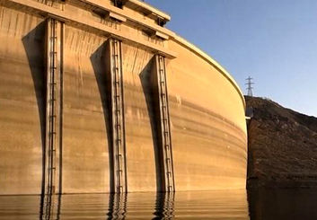 فاجعه آبی؛ ذخیره سد زاینده‌رود در بحرانی‌ترین وضعیت سال‌های اخیر، هشدار کاهش ذخایر آبی در سد‌های کشور