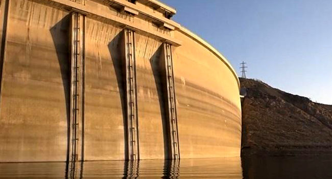فاجعه آبی؛ ذخیره سد زاینده‌رود در بحرانی‌ترین وضعیت سال‌های اخیر، هشدار کاهش ذخایر آبی در سد‌های کشور