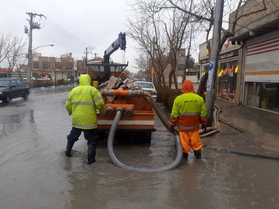   از حالا به فکر رفع مشکل نقاط آب‌گرفته باشید