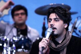 احسان خواجه امیری در اصفهان می خواند