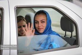 گزارش تصویری بازگشت نرگس کلباسی از هند به اصفهان