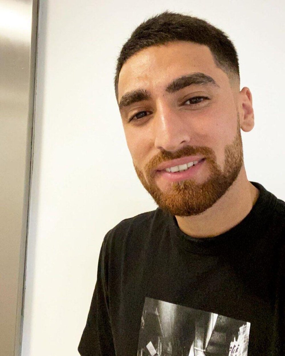 (عکس) علیرضا جهانبخش و رونمایی از مدل مو‌های جدیدش!