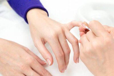 تمام مدلهای فرنچ ناخن را در خانه انجام دهید + آموزش