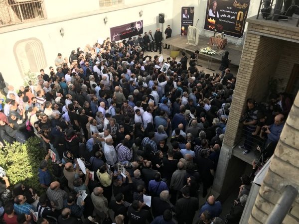 آغاز تشییع پیکر ناصر ملک‌مطیعی