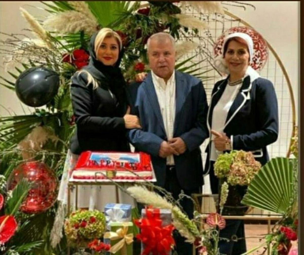 (عکس) جشن تولد علی پروین در کنار همسر و دختر بازیگرش