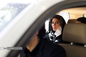 عکسی که سوژه رسانه ها شد/ سحر دولتشاهی در خودروی همایون شجریان!