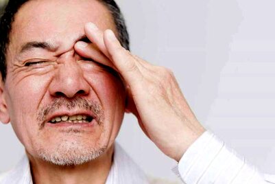 11 دلیل شایع چشم درد