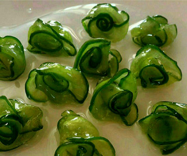 طرز تهیه مربا خیار به شکل گل
