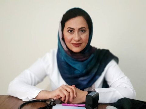 افراد مبتلا به کرونا داروهایشان را سرخود قطع نکنند