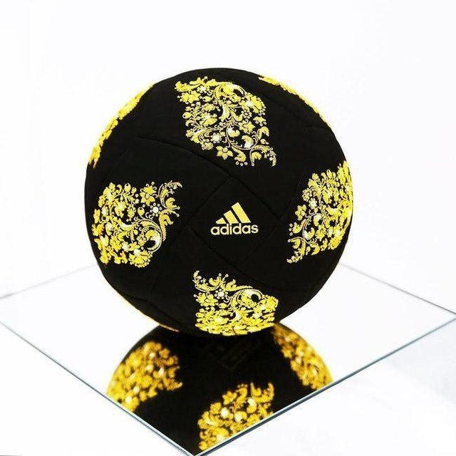 رونمایی از گران‌ترین توپ جام جهانی ۲۰۱۸ روسیه