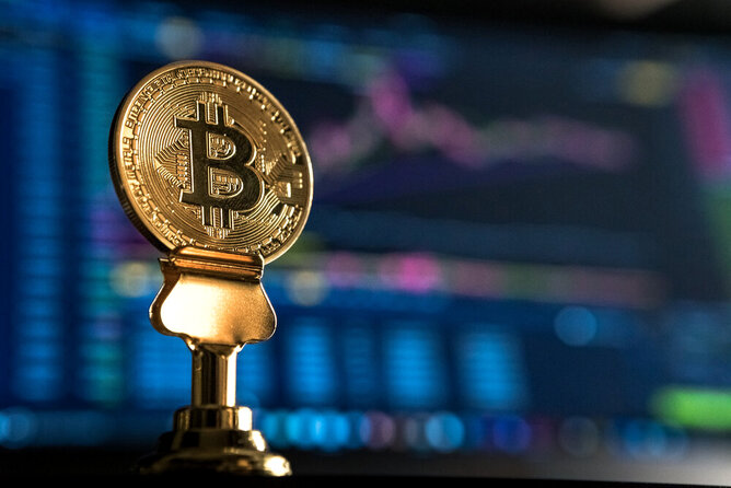 استخراج بیت کوین + آموزش ماینینگ، ماینر، درآمد ماینرها و قیمت بیت کوین