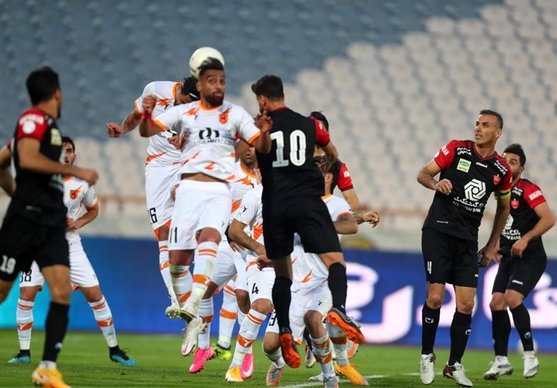 عربشاهی: بازیکنان پول حرفه‌ای می‌گیرند اما فوتبال‌شان آماتور هم نیست