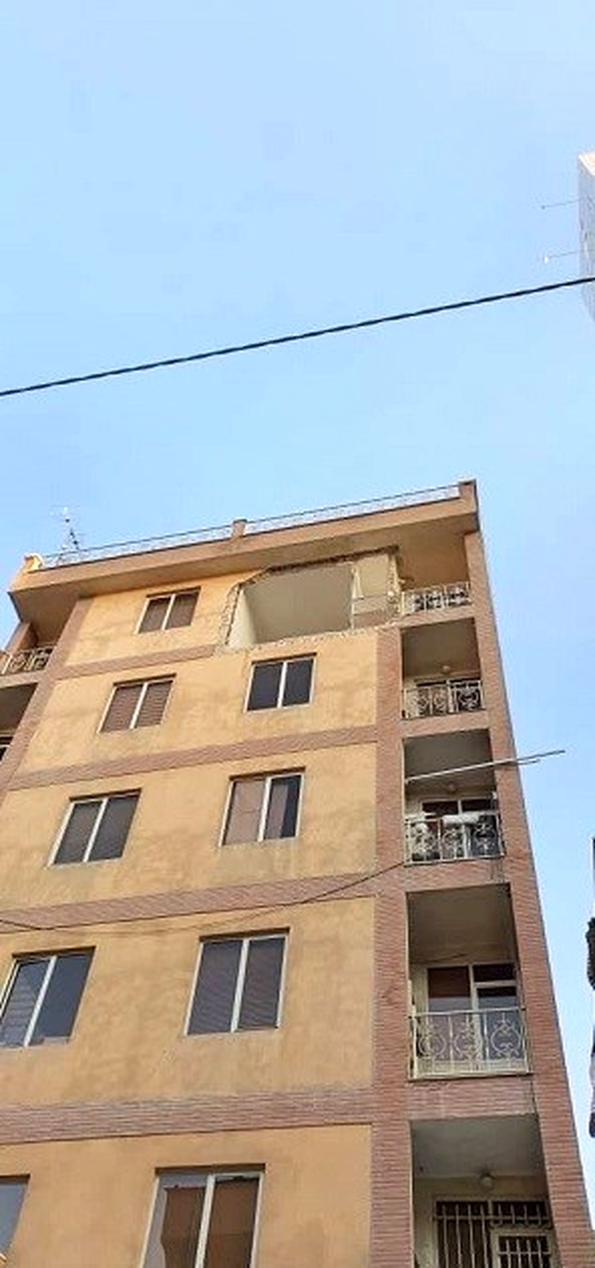 انفجار شدید در یک ساختمان اداری + تصاویر