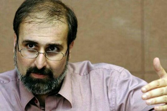عبدالرضا داوری: احمدی نژاد از حمله آمریکا به ایران استقبال می کند