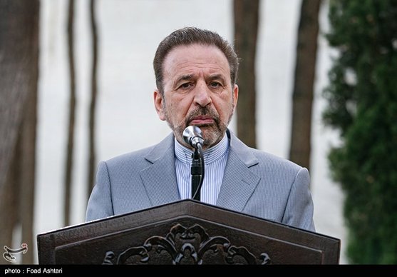 واکنش تند واعظی به انتقادهای وزیر بهداشت: جای این حرف‌ها در جلسات است نه در عموم