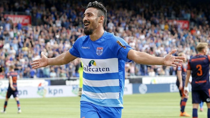 قوچان‌نژاد: دو کیلو طلا هم بدهند تمدید نمی‌کنم!