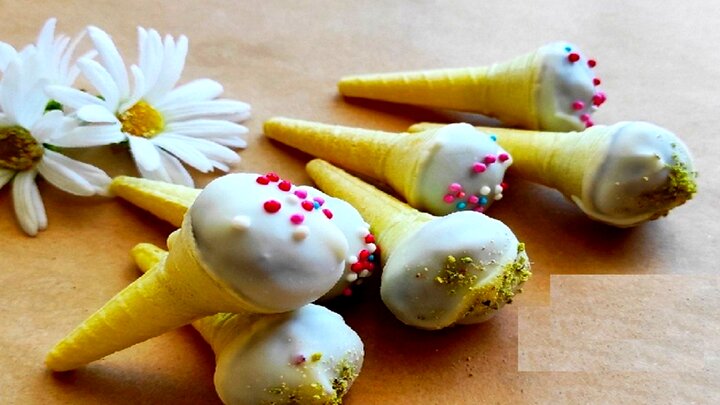 طرز تهیه مینی بستنی خرمایی