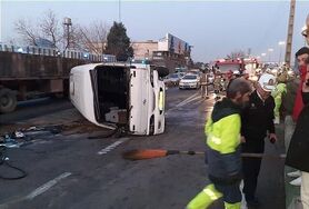 ١٨ مصدوم در پی واژگون شدن مینی بوس
