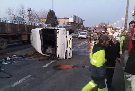 ١٨ مصدوم در پی واژگون شدن مینی بوس