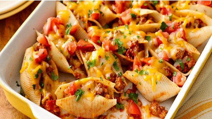 طرز تهیه پاستا صدفی با فیلینگ گوشت و پنیر