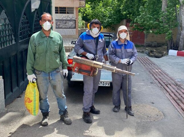 سم پاشی 4600 منهول شبکه فاضلاب شهرها و روستاهای لنجان