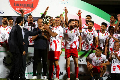 جام از دستان کاپیتان پرسپولیس جدا نمی‌شود