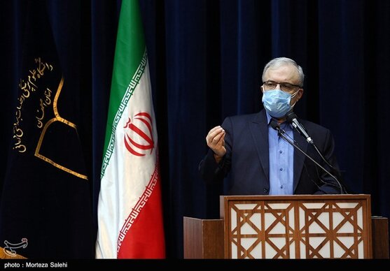 نمکی: در ماه‌های آینده کمبود واکسن نخواهیم داشت