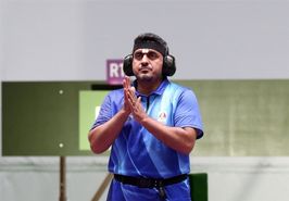 فروغی: عکس مدال طلا را در پروفایلم گذاشته بودم/ مشکل قلبی دارم و گاهی تپش قلب می‌گیرم