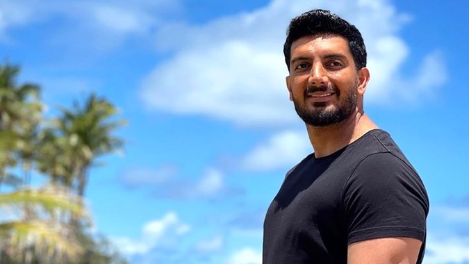 فرزاد فرزین برای «میدان سرخ» چه خواند که جنجال به پا کرد؟