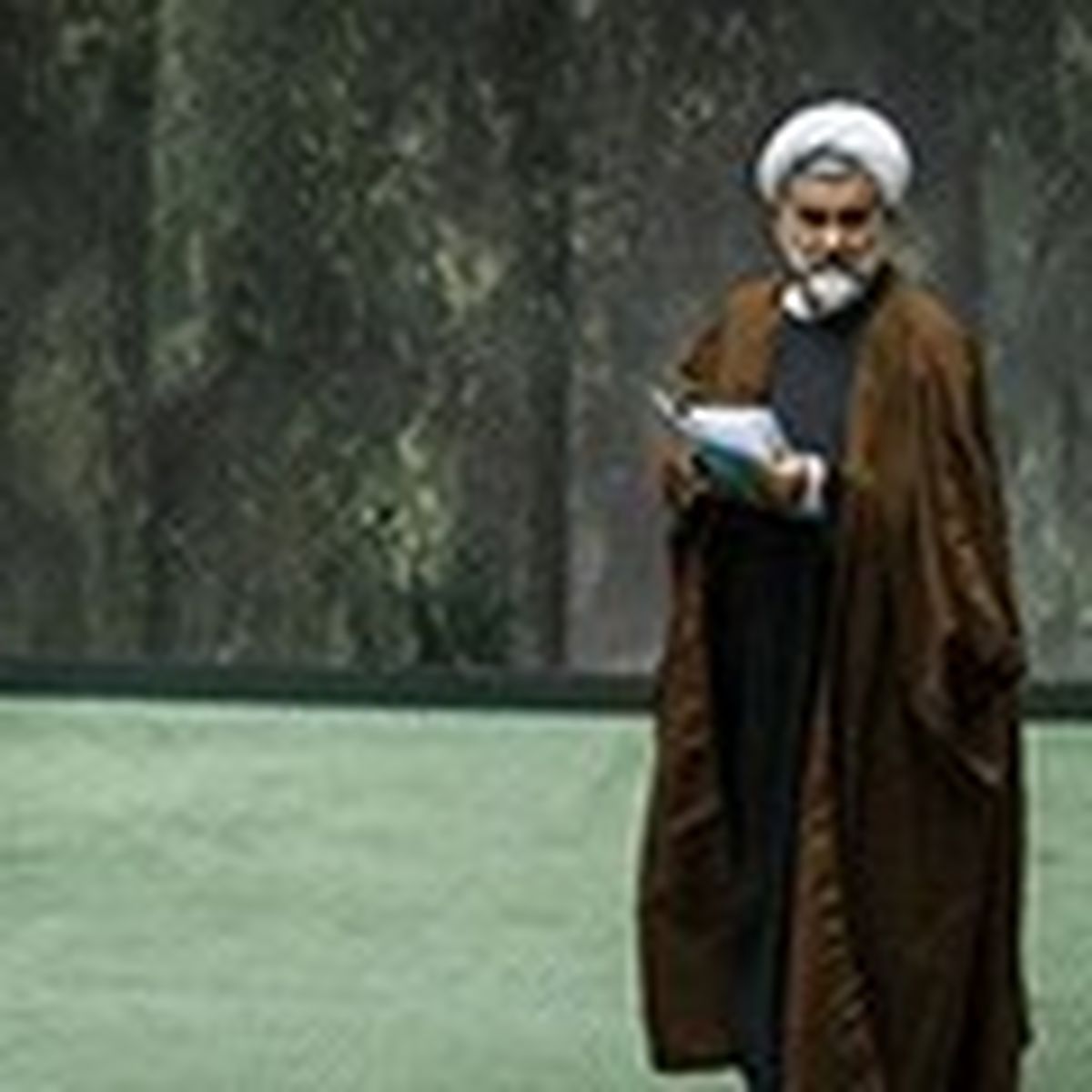 نماینده رباطکریم: مجبور به استفاده از تلگرام هستم