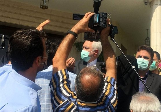 ظریف: به هیچ بیگانه‌ای اعتماد نداشتیم/ به دانشگاه می‌روم