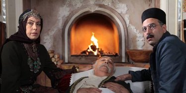 آسیب دیدگی یک بازیگر در تولید «جشن سربرون» وقفه انداخت/پخش تا پایان سال