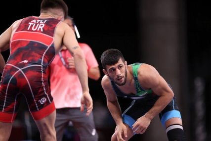 کشتی آزاد المپیک توکیو/ پیروزی رضا اطری مقابل نایب قهرمان جهان