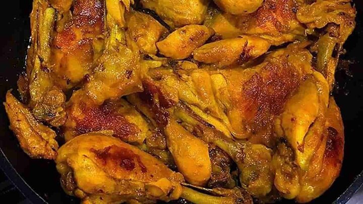 طرز تهیه خورشت مرغ دودی به صورت مرحله ای