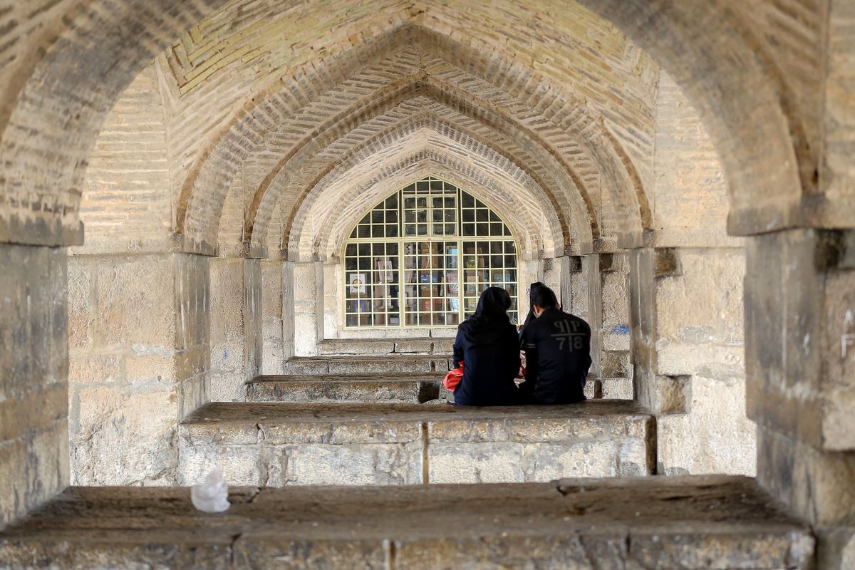 پل خواجو و داستان هایش