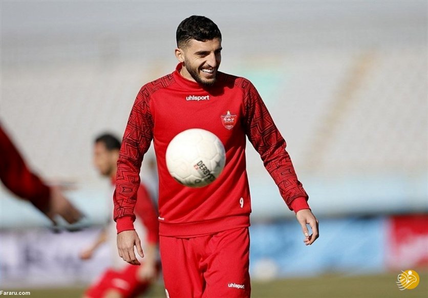 خانه نشینی ۴ هفته‌ای مهاجم پرسپولیس