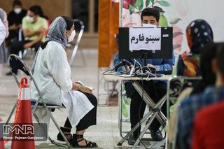 ضرورت واکسینه شدن خانواده‌های کادر بهداشت و درمان طی دو هفته آینده