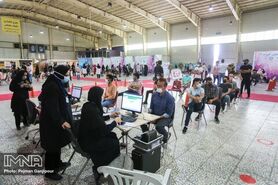 واکسن آسترازنکا تنها برای دوز دوم تزریق می‌شود/انجام واکسیناسیون سربازها و دانش‌آموزان
