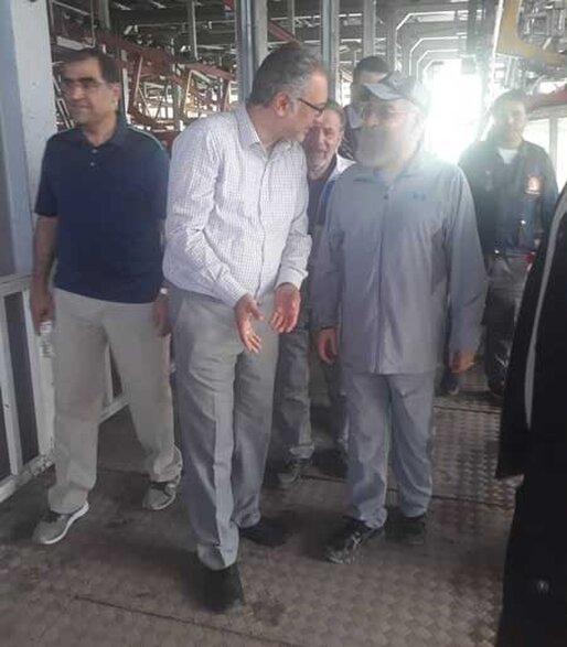 پوشش متفاوت حسن روحانی در بازدید از تله‌کابین توچال
