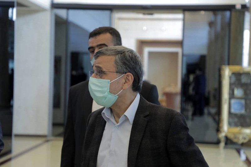 محمود احمدی‌نژاد از کشور خارج شد